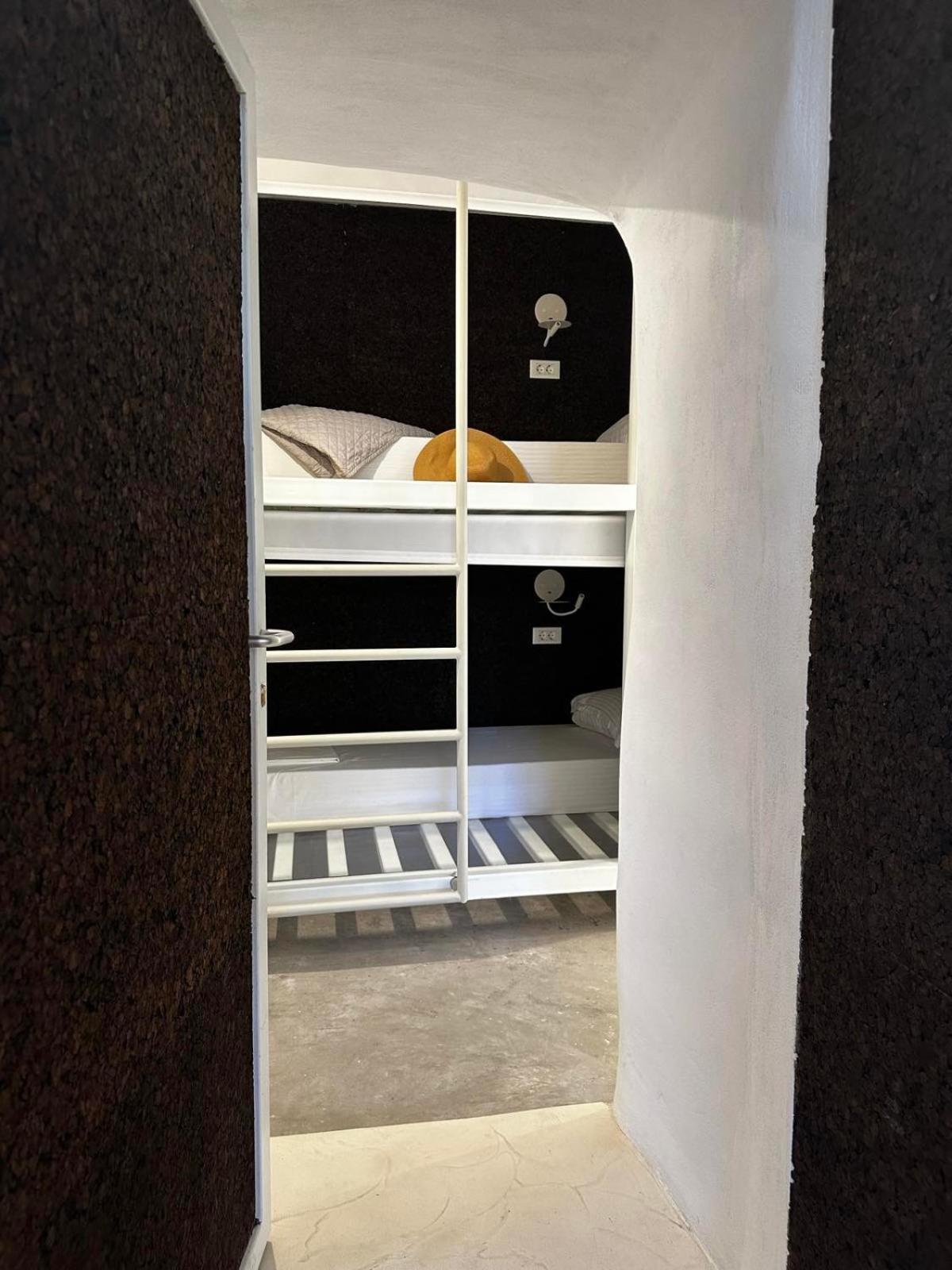 Hostel 16 Oia Zewnętrze zdjęcie